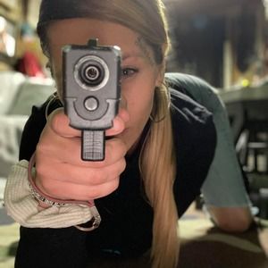 Meet your Posher, Annabella